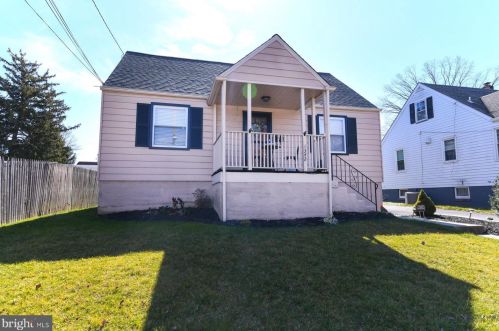 1342 Tatum St, West Deptford, NJ 08096-1214