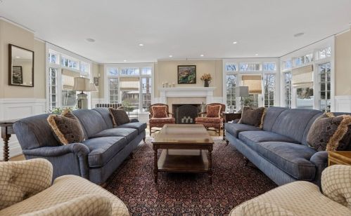 77 Windsor Rd, Newton MA 02468-1504 exterior