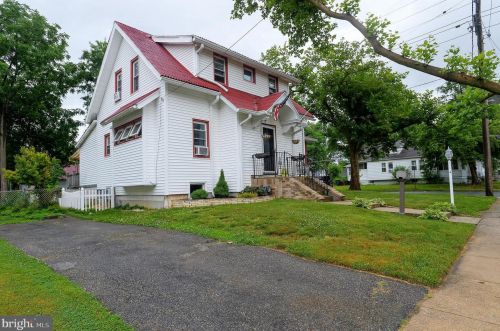 102 Watkins Ave, West Deptford, NJ 08096-5010