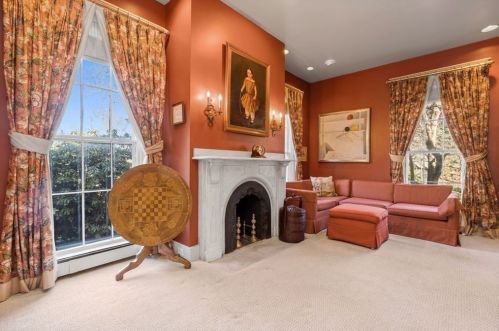 550 Beacon St, Newton MA 02459-2024 exterior