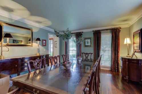 4815 Dunwoody Sta Dr, Atlanta GA 30338-4705 exterior