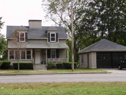 1298 Commonwealth Ave, Newton, MA 02465-2911