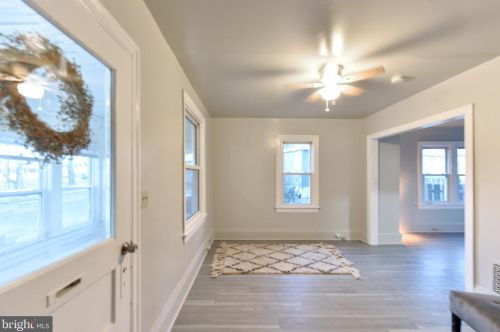 60 Barber Ave, West Deptford NJ  08096-2435 exterior