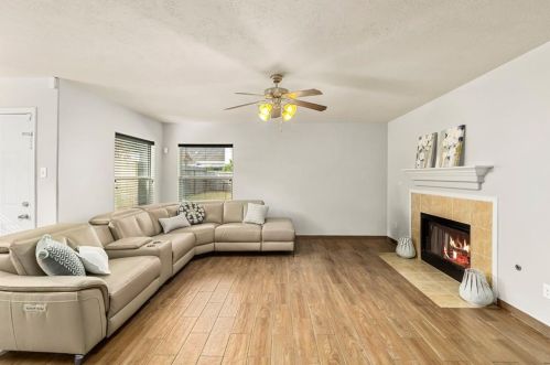 18134 Brightwood Park Ln, Richmond TX 77407-2293 exterior