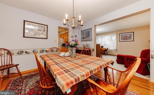 34 Pelham Dr, West Deptford NJ 08051-1736 exterior