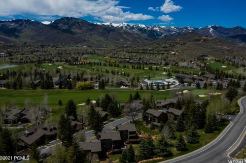 2539 Fairway Vlg Dr, Park City UT 84060-7023 exterior