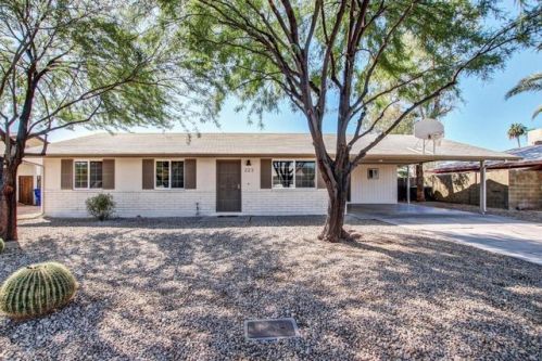 223 Ivyglen St, Mesa, AZ 85201-2210