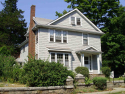 321 Waltham St, Newton MA  02465-1730 exterior