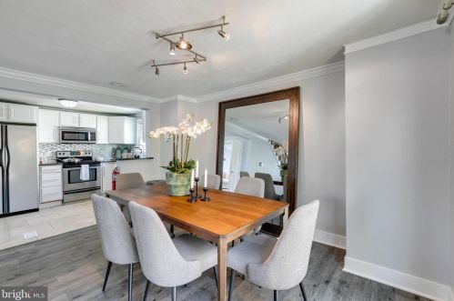 301 Lincoln Ave, West Deptford NJ  08066-1132 exterior