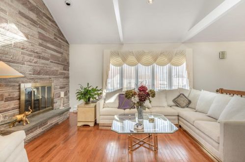 6 Amanola Ave, Worcester MA 01604 exterior