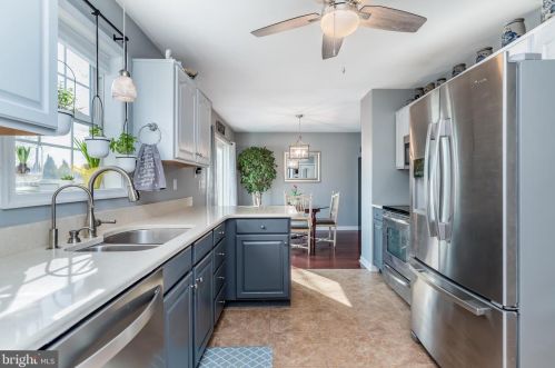 26 Sussex Dr, Carlisle PA 17013-1792 exterior