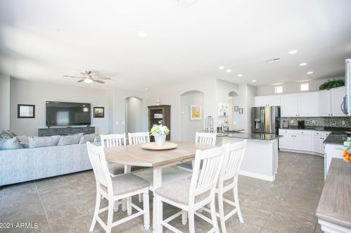 35318 31st Dr, Phoenix AZ  85086-2127 exterior