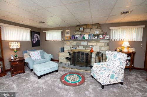 769 Glenside Dr, West Deptford NJ 08051-1438 exterior