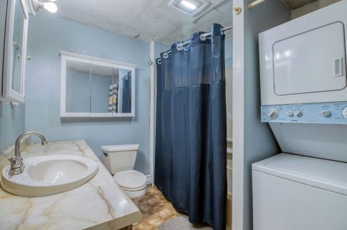 434 East St, South Hadley MA 01075-2118 exterior