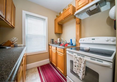 1029 Plymouth Ave, Fall River MA 02721-1939 exterior