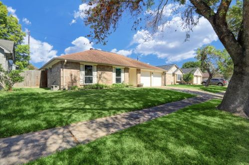 7027 Buchanan Dr, Richmond TX 77469-5968 exterior