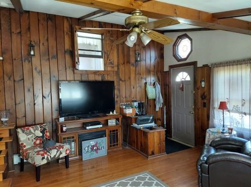 9 Grant St, Taunton MA 02780-3133 exterior