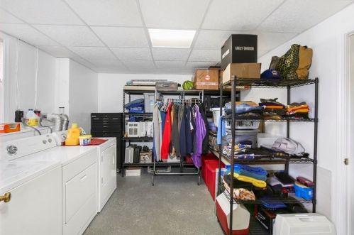 142 St, East Brookfield MA 01515-1612 exterior