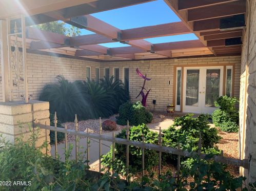 14052 Canterbury Dr, Phoenix AZ 85023-6211 exterior