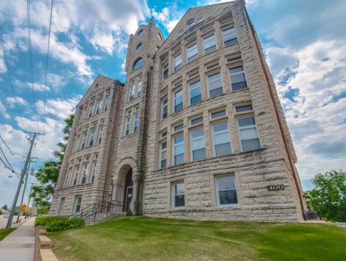 400 Mccarthy Rd, Lemont IL  60439-4037 exterior