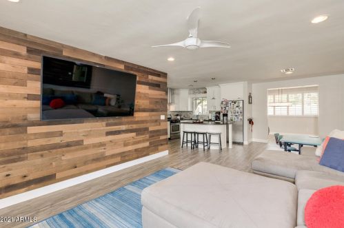 3340 Clarendon Ave, Phoenix AZ 85031-3140 exterior