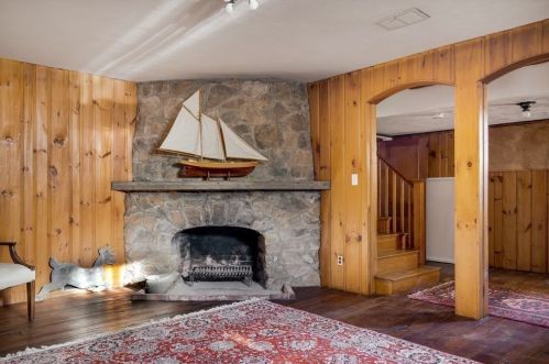 7 Monadnock Rd, Arlington MA 02476-8026 exterior