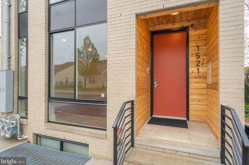 1521 6th St, Philadelphia PA  19147-6537 exterior