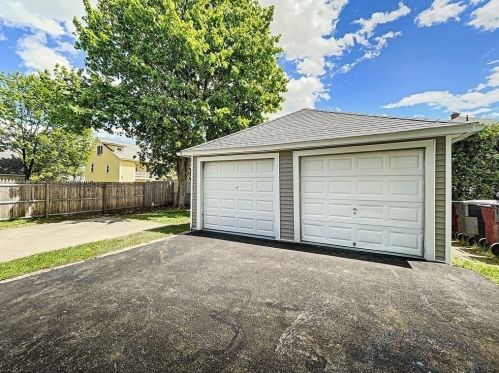 16 Frederick St, Montgomery MA 01085-3180 exterior