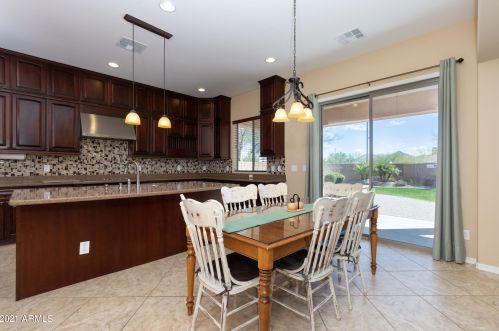 1605 Aloe Vera Dr, Phoenix AZ 85085-8053 exterior