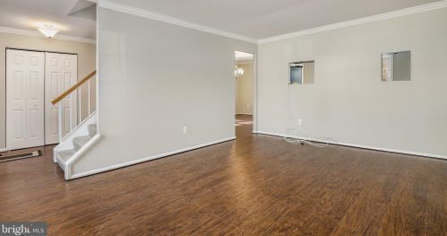 9005 Queen Maria Ct, Columbia MD 21045-2405 exterior