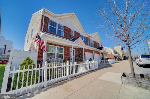 1220 5th St, Philadelphia, PA 19147-5232