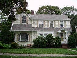 15 Larchmont Ave, Newton, MA 02468-2033