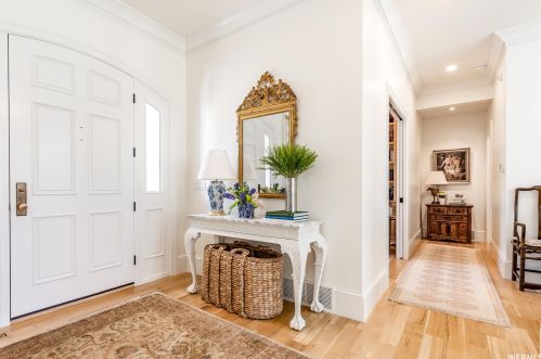 1918 Siesta Dr, Sandy UT 84093-6139 exterior