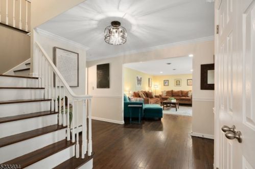 6 Cheshire Ln, Skyline Lakes NJ 07456-2743 exterior