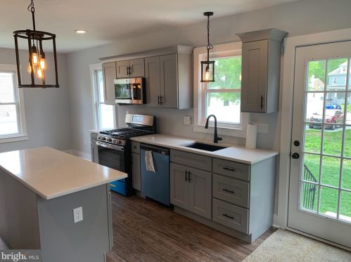 645 Delaware St, West Deptford NJ  08096-1576 exterior