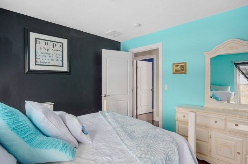 62 Chelsea Dr, Seekonk MA 02771-4923 exterior