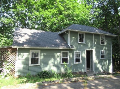 11 Lewis Ct, Hingham MA 02043-2723 exterior