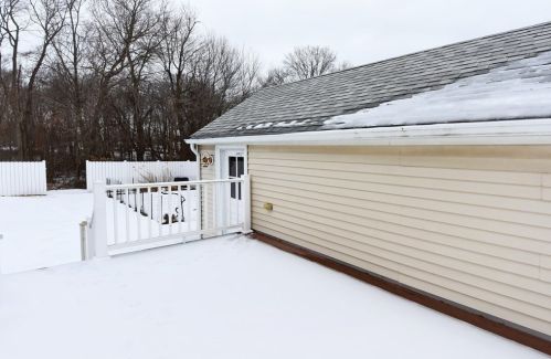 150 Donnellan Cir, Weymouth MA  02191-1763 exterior