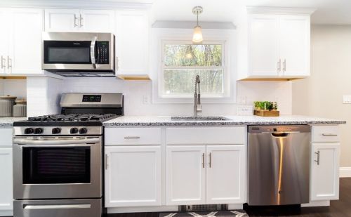 4 Birch Ave, Taunton MA  02718-1403 exterior