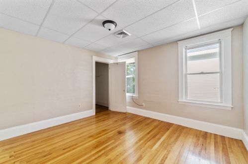 141 Cambridge St, Worcester MA 01603-2339 exterior