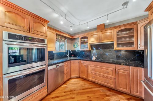 2542 42nd St, Phoenix AZ 85032-4729 exterior