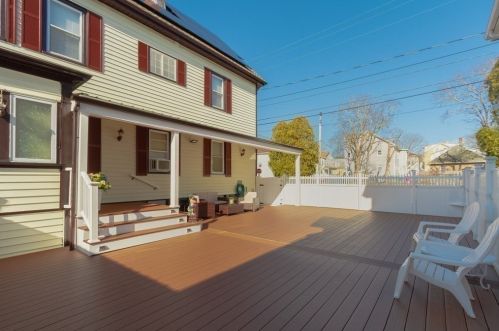 135 Cedar St, New Bedford MA 02740-4312 exterior