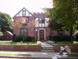 40 Brackett Rd, Newton, MA 02458-2612