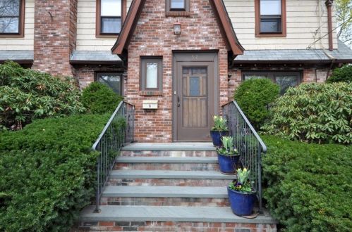 57 Richfield Rd, Arlington, MA 02474-2947