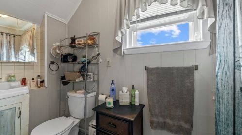 51 Morse Pl, Fall River MA 02724-1346 exterior