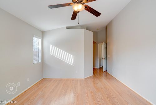 2715 Beautiful Ln, Phoenix AZ 85042-7073 exterior