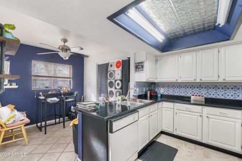 2815 26th Pl, Phoenix, AZ 85008-1021