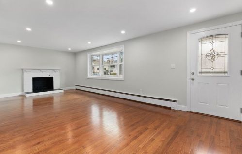 31 Jersey St, Dedham MA  02026-4942 exterior