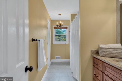 85 Colleen Cir, Trenton NJ 08638-1724 exterior