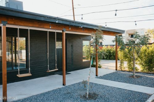 2635 Clarendon Ave, Phoenix AZ 85018-5958 exterior